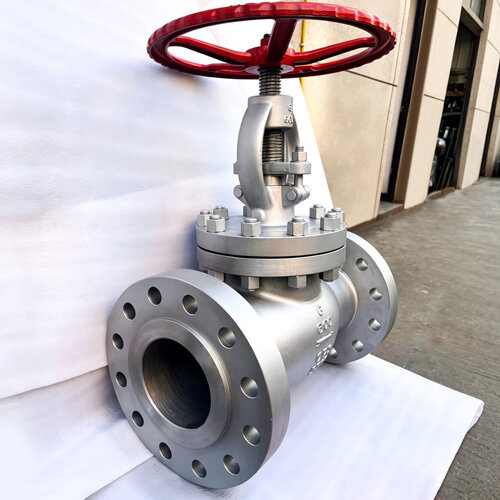 600lb-pn100-316l-api-flanged-globe-valve-1.jpg